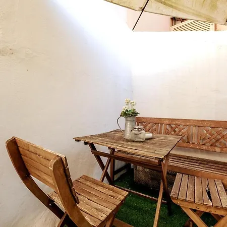 Citadel Crest First Floor Apartment *